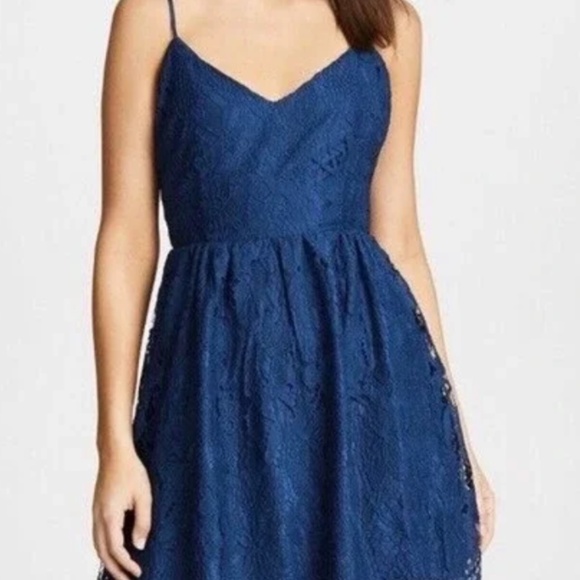 NWT BB Dakota RSVP Royal Blue Spaghetti Strap Lace Cocktail Dress Size 2 - Picture 1 of 4
